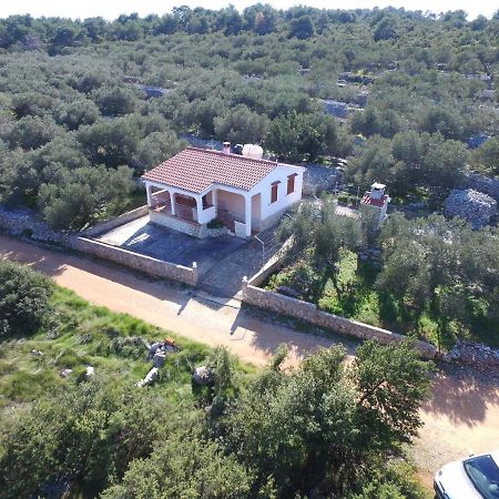 Holiday Home Nada Сали Екстериор снимка
