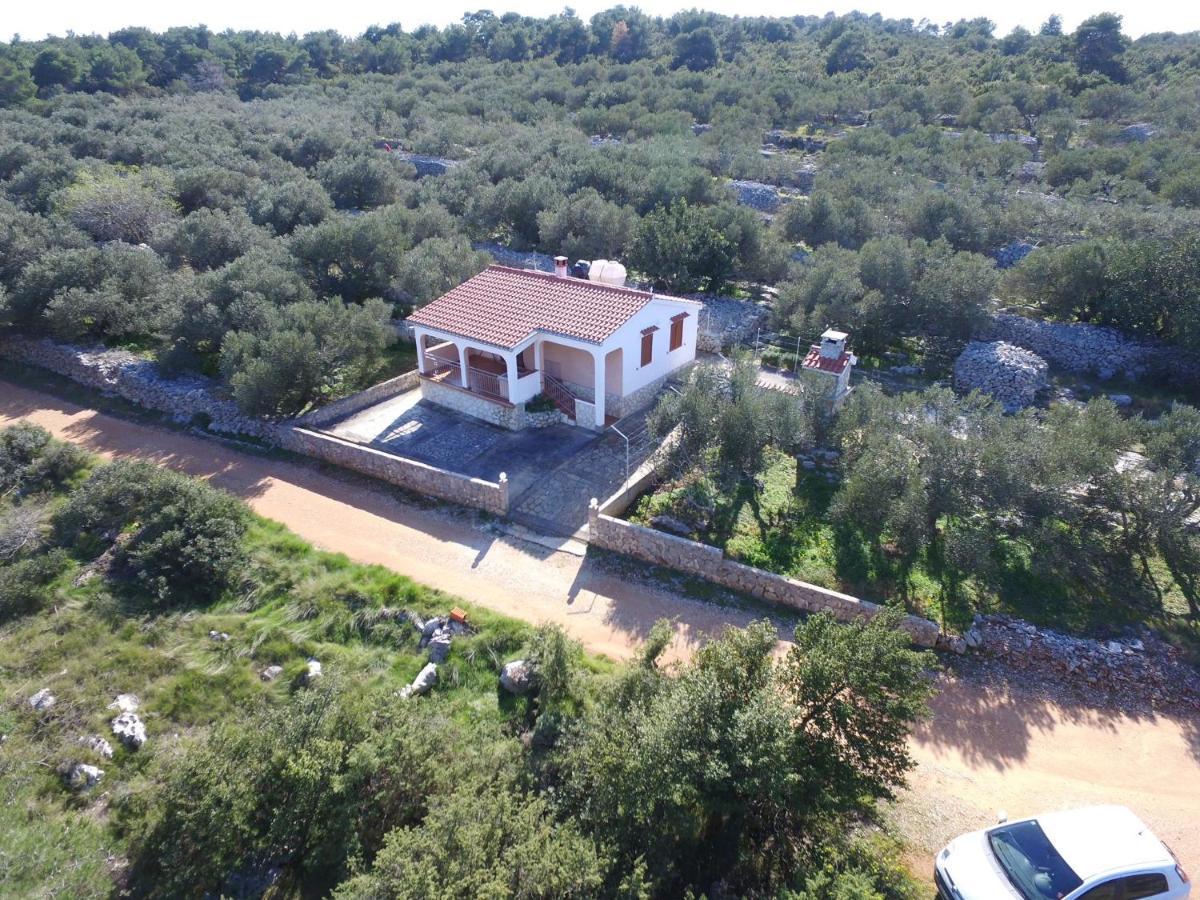 Holiday Home Nada Сали Екстериор снимка