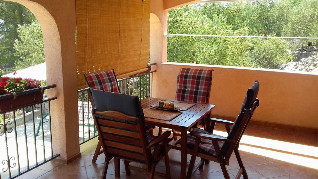 Holiday Home Nada Сали Екстериор снимка